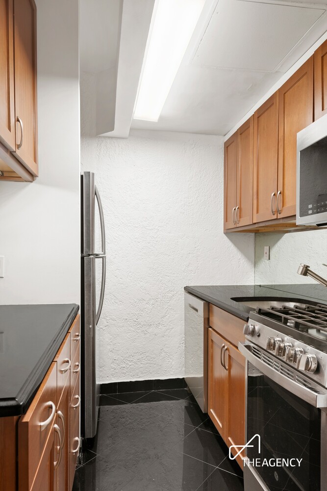 425 East 78th Street 1B Upper East Side New York NY 10075