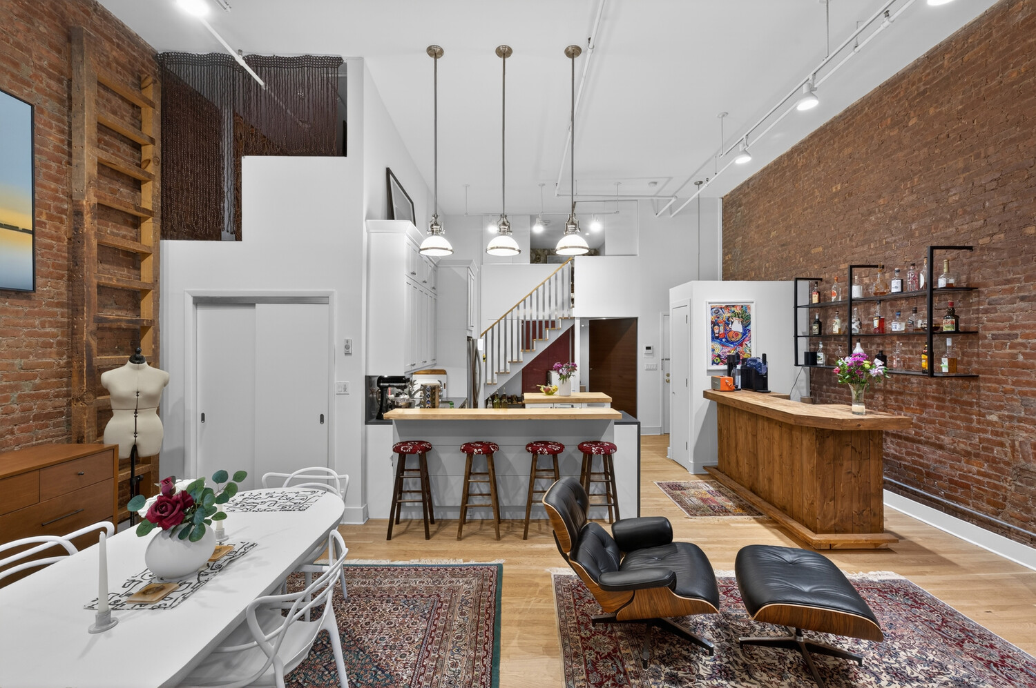74 Reade Street 2ER Tribeca New York NY 10007