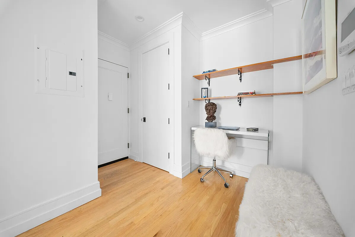 24-39 38th Street 1D Astoria Queens NY 11103