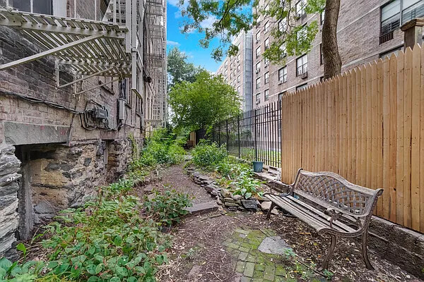 634 East 14th Street 4 E. Greenwich Village New York NY 10009