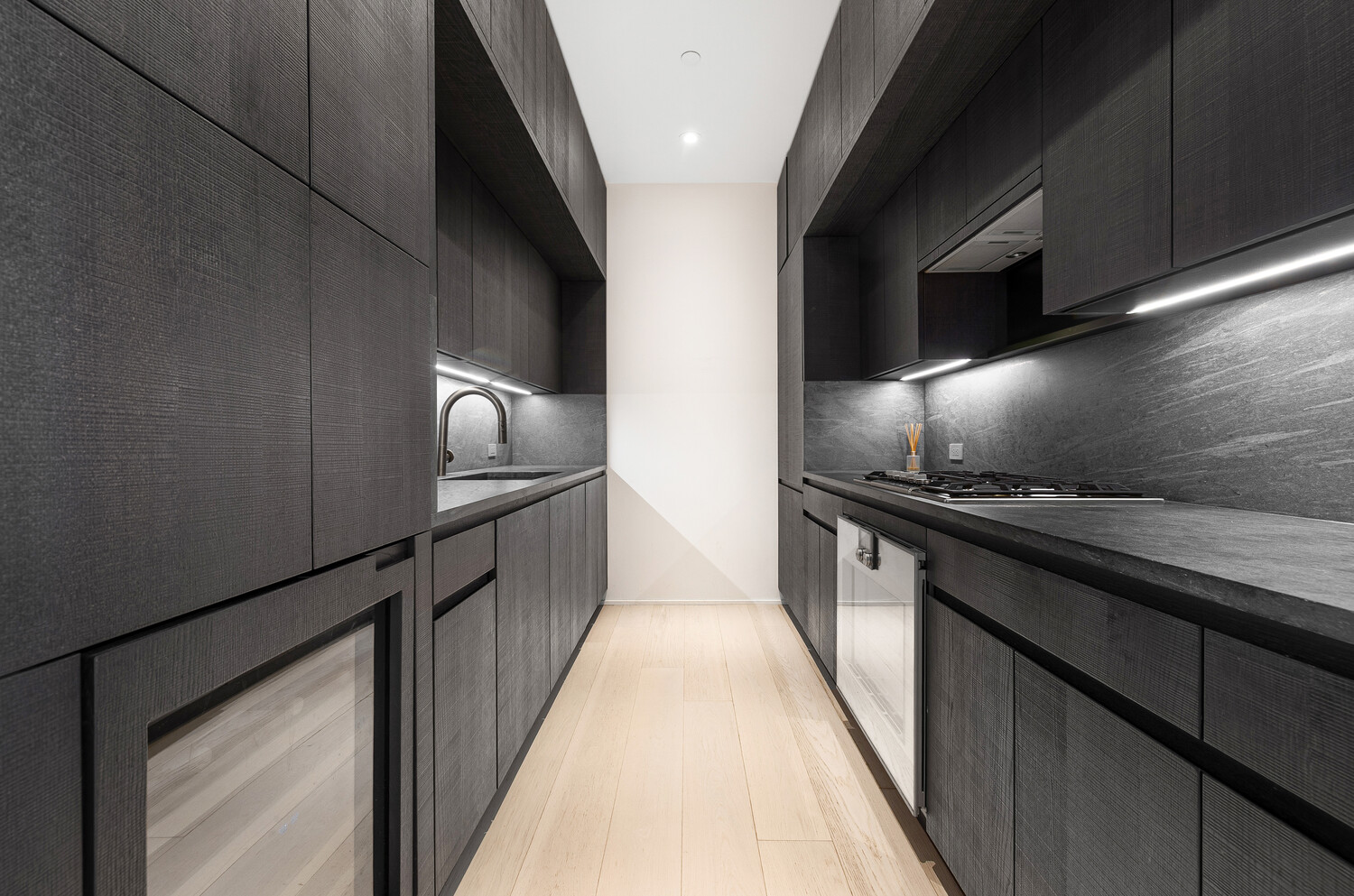 130 William Street 21B Seaport District New York NY 10038