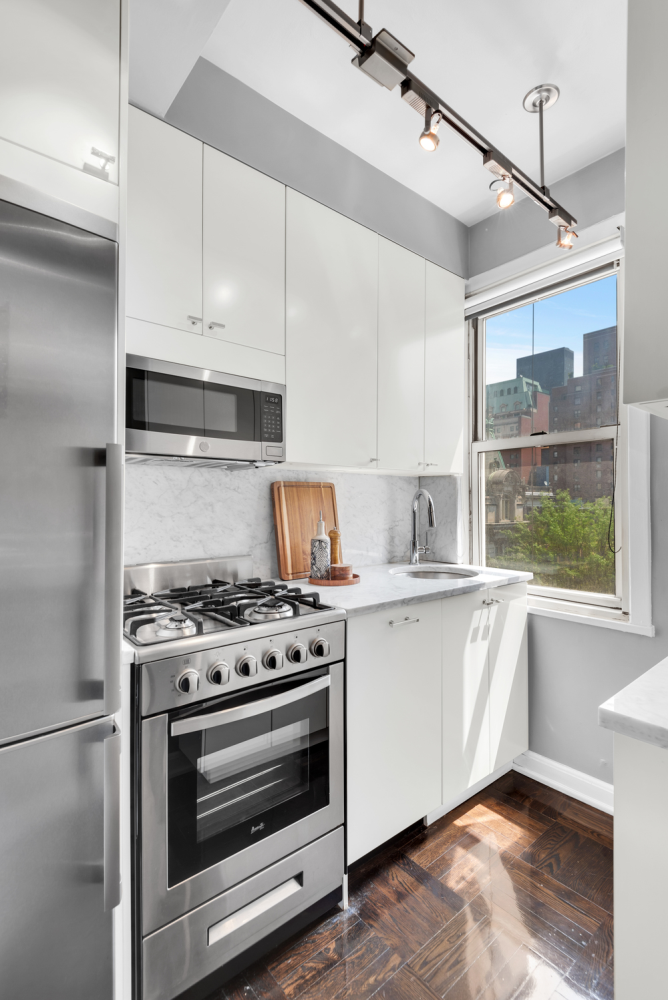 220 Madison Avenue 8H Murray Hill New York NY 10016