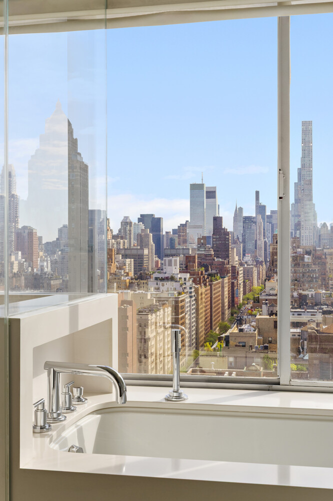 900 Park Avenue 25CD Upper East Side New York NY 10075