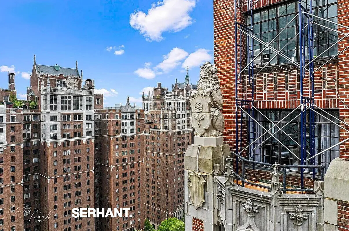 320 East 42nd Street 2318 Tudor City New York NY 10017