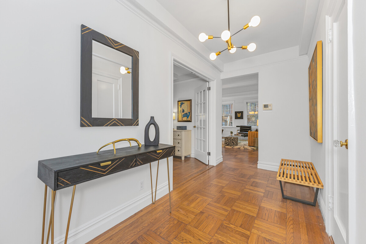 11 West 69th Street 2B Lincoln Square New York NY 10023