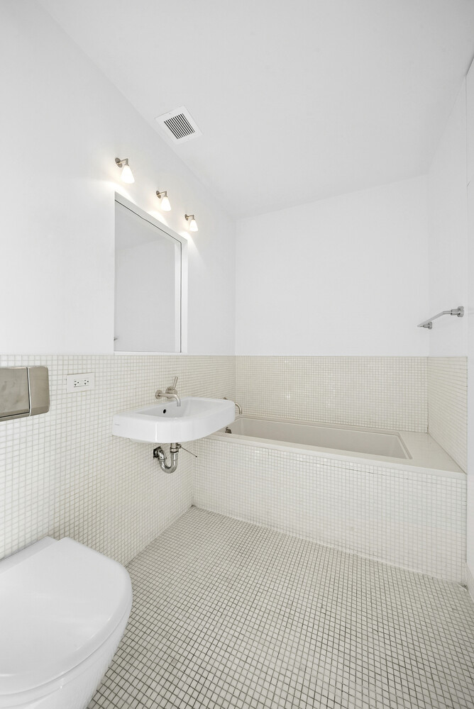 245 Seventh Avenue 11BC/10C Chelsea New York NY 10001