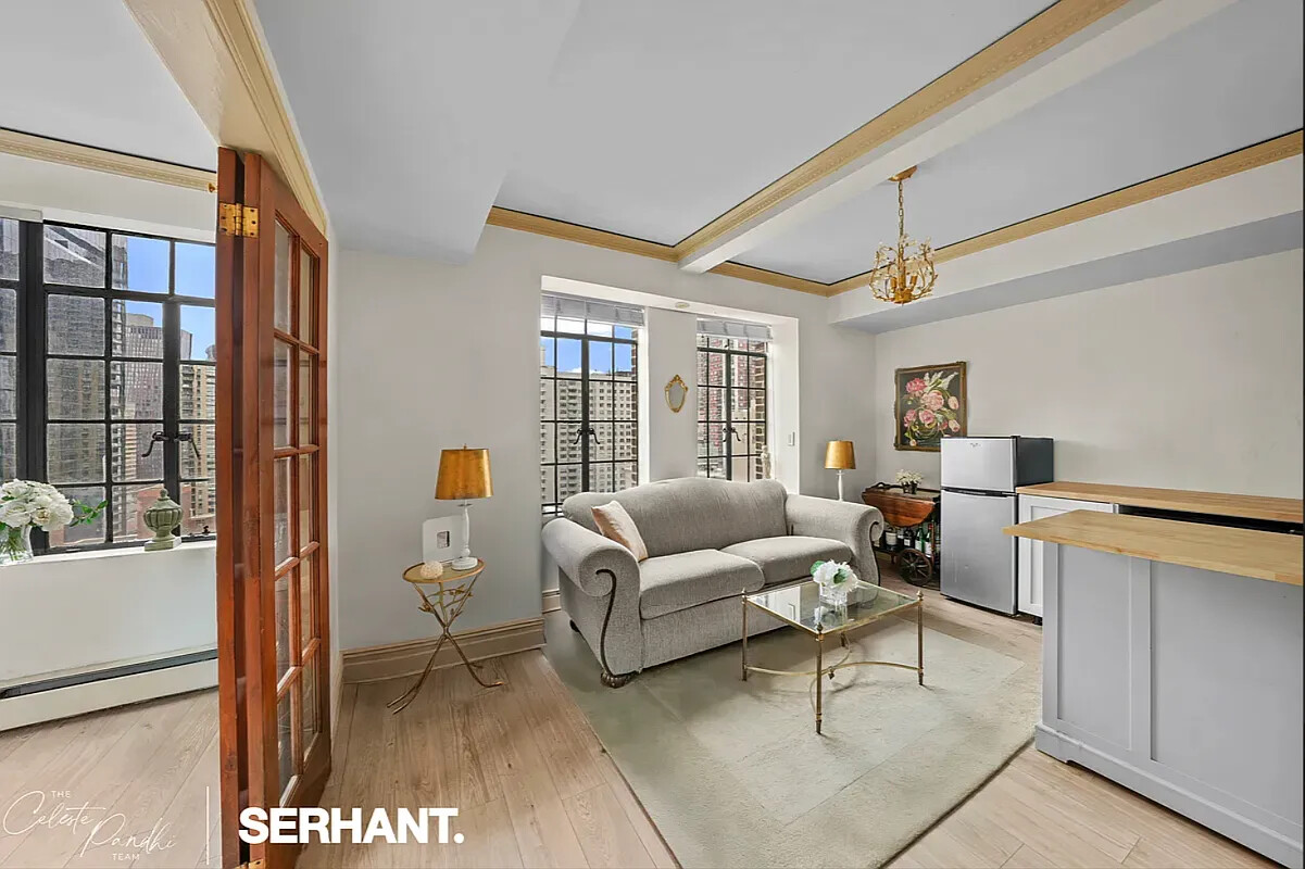 320 East 42nd Street 2318 Tudor City New York NY 10017