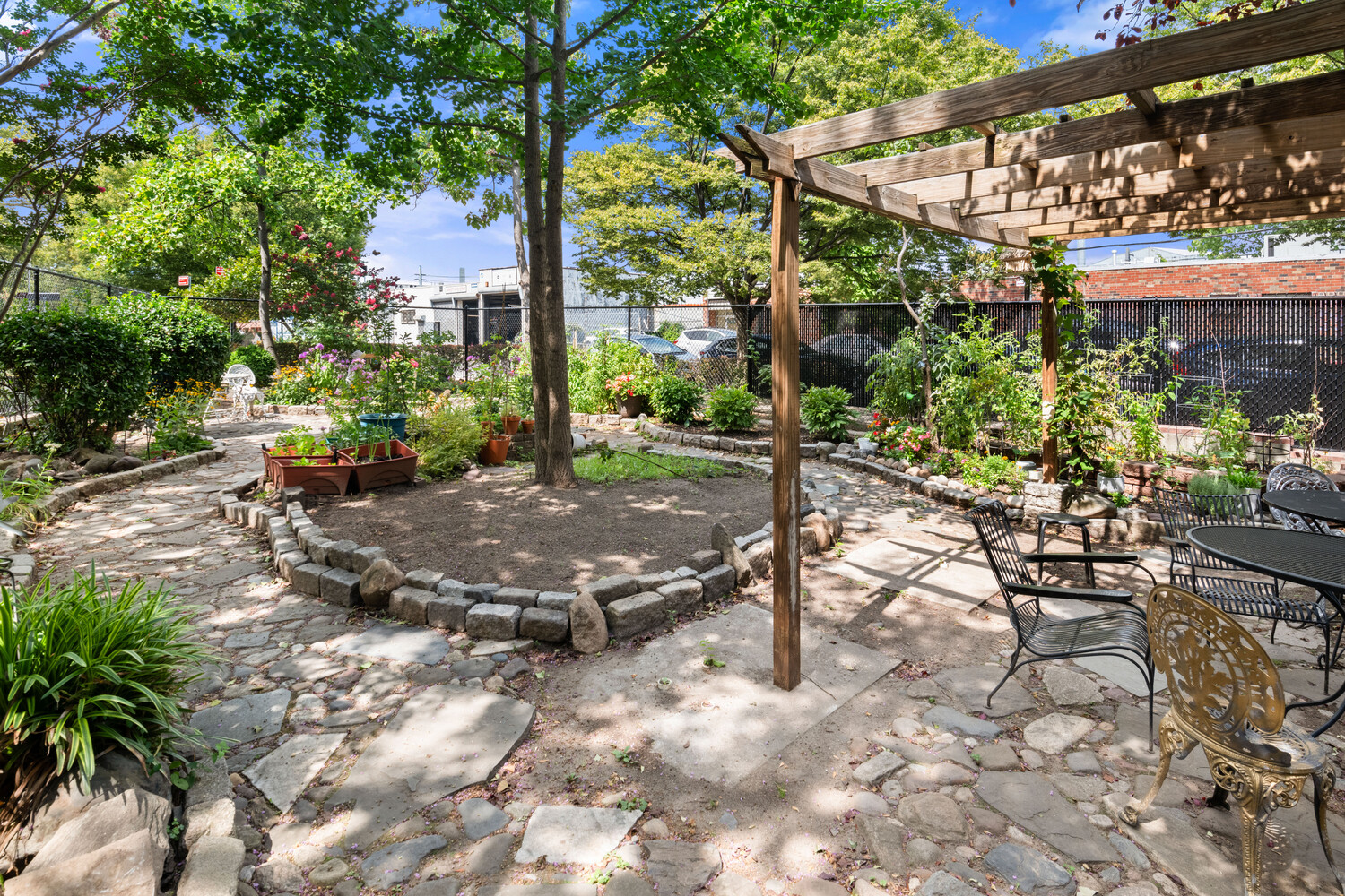 46-01 39th Avenue 509 Sunnyside Gardens Queens NY 11104