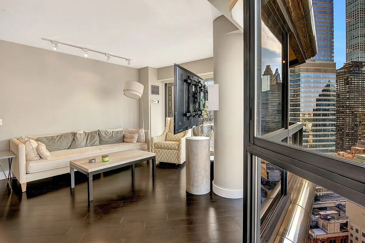 200 East 61st Street 35B Upper East Side New York NY 10065
