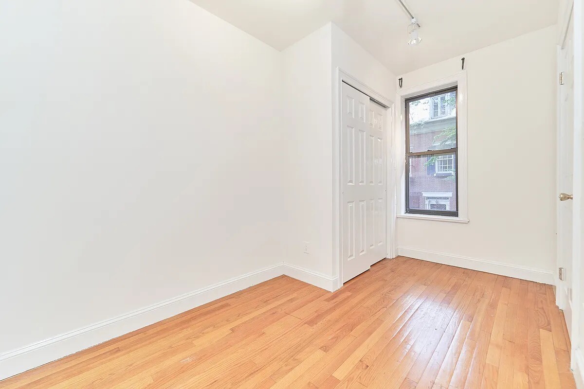 19 Commerce Street 10 W. Greenwich Village New York NY 10014
