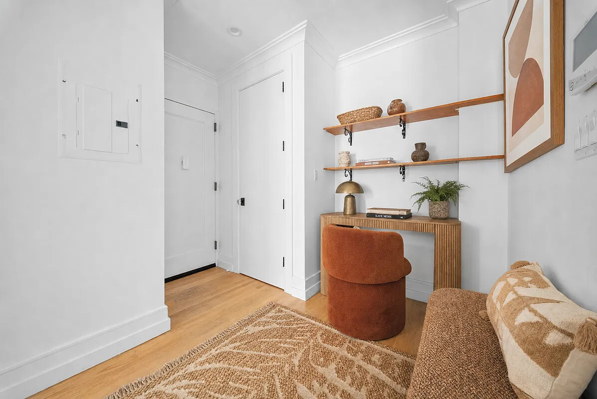24-39 38th Street 1D Astoria Queens NY 11103