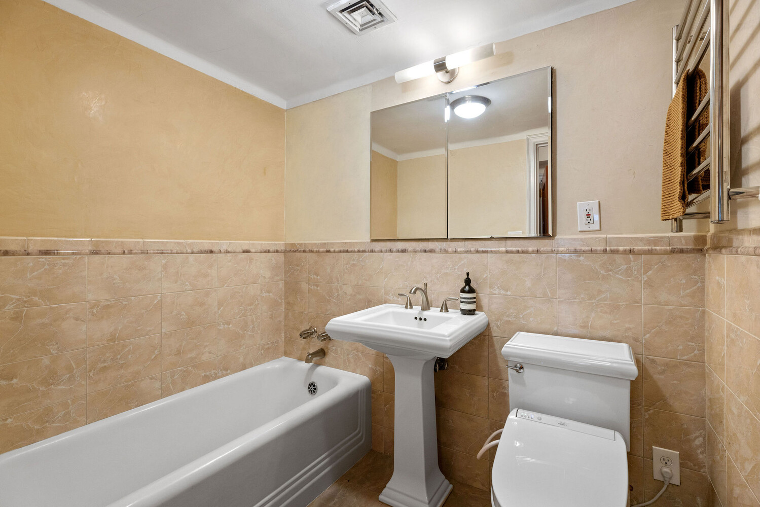 340 West 57th Street 2B Clinton New York NY 10019