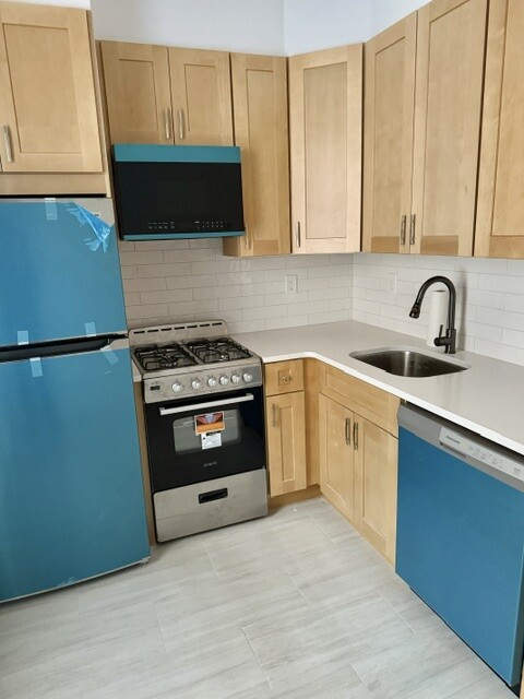 179 Central Avenue 2 Bushwick Brooklyn NY 11221
