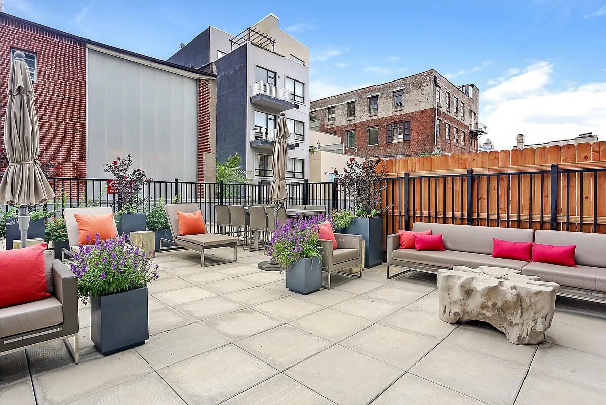 212 North 9th Street Williamsburg Brooklyn NY 11211