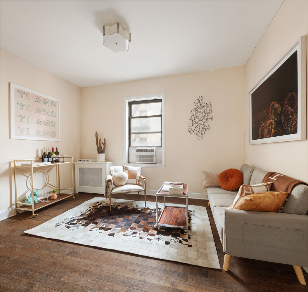 21-16 35th Street 3G Steinway-Ditmars Queens NY 11105