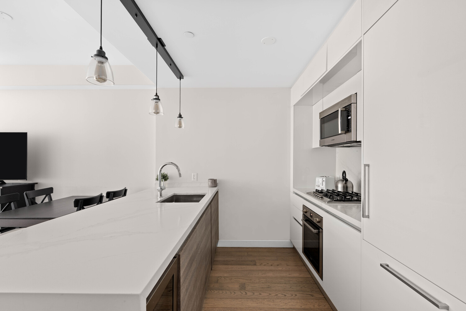 505 West 43rd Street 6D Clinton New York NY 10036