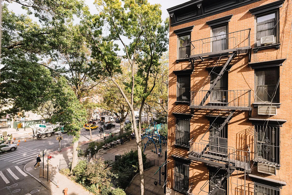 25 Minetta Lane 4D Greenwich Village New York NY 10012