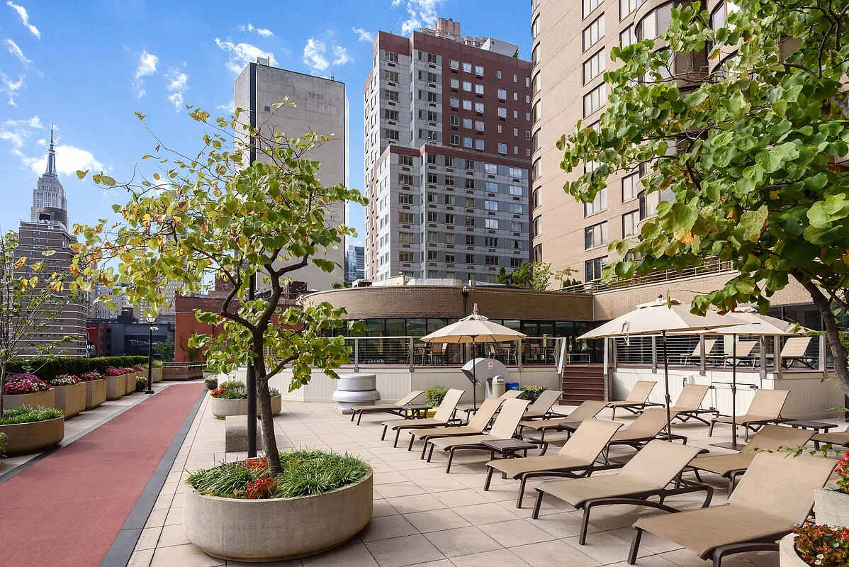 330 East 38th Street Murray Hill New York NY 10016