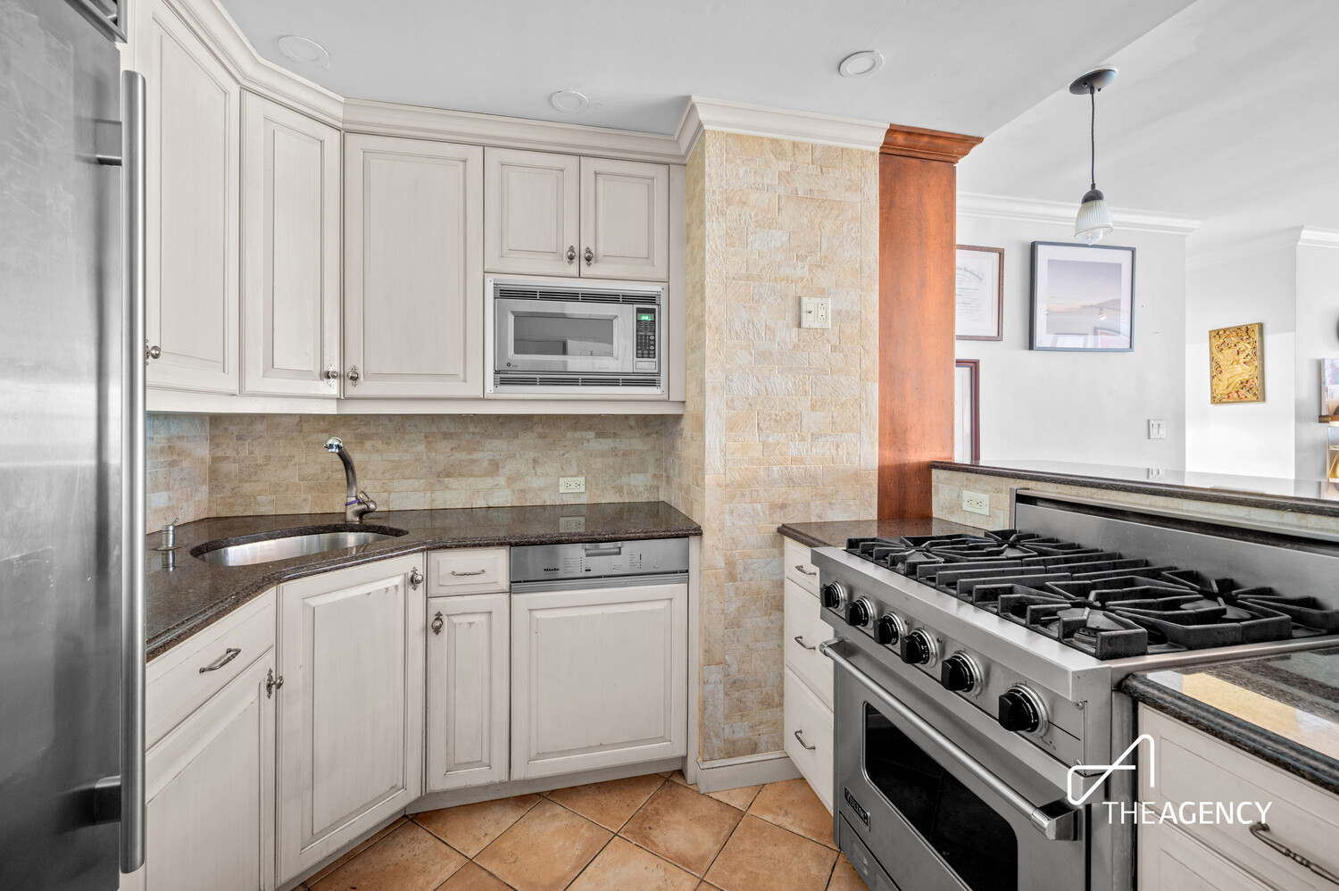 305 East 24th Street Kips Bay New York NY 10010