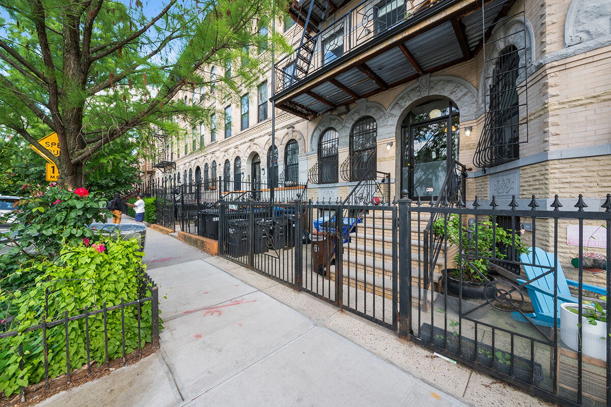 156 Pulaski Street 1C Bedford Stuyvesant Brooklyn NY 11206