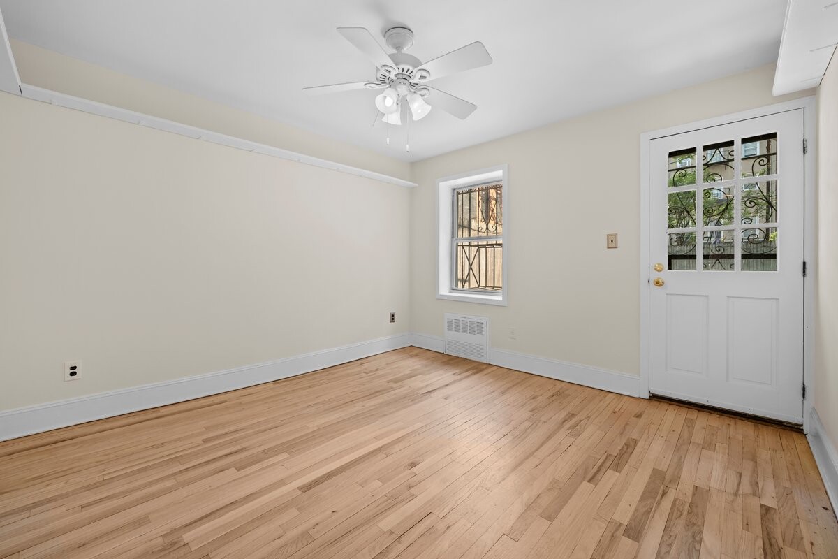 113 Carroll Street 1 Carroll Gardens Brooklyn NY 11231