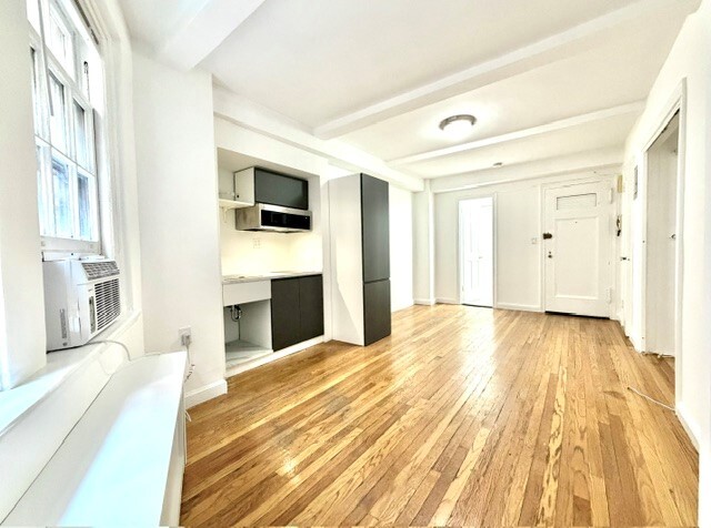 304 East 41st Street 307A Tudor City New York NY 10017