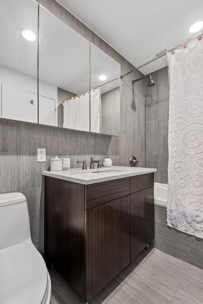 215 Avenue B 4C E. Greenwich Village New York NY 10009