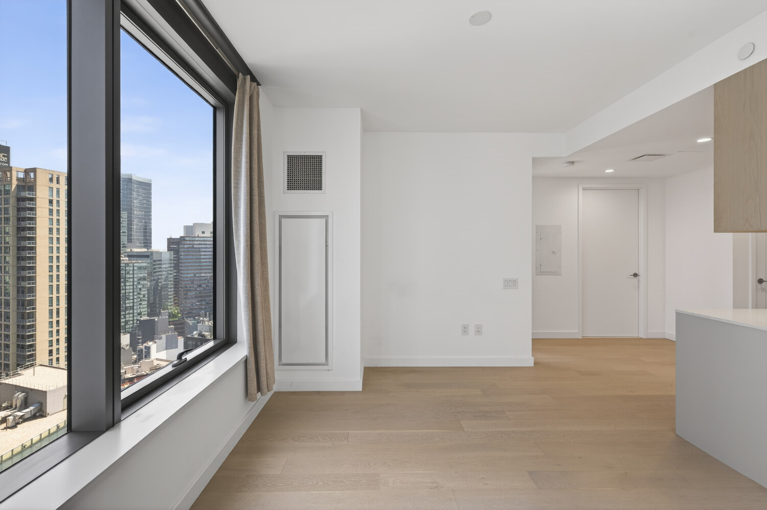 3 Court Square 3305 Long Island City Queens NY 11101