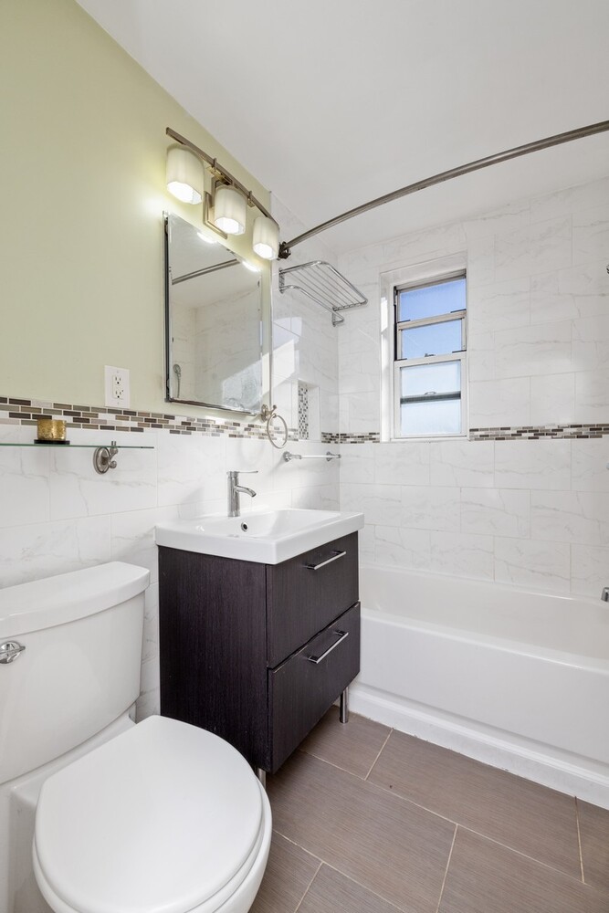 67-10 108th Street 4A Forest Hills Queens NY 11375
