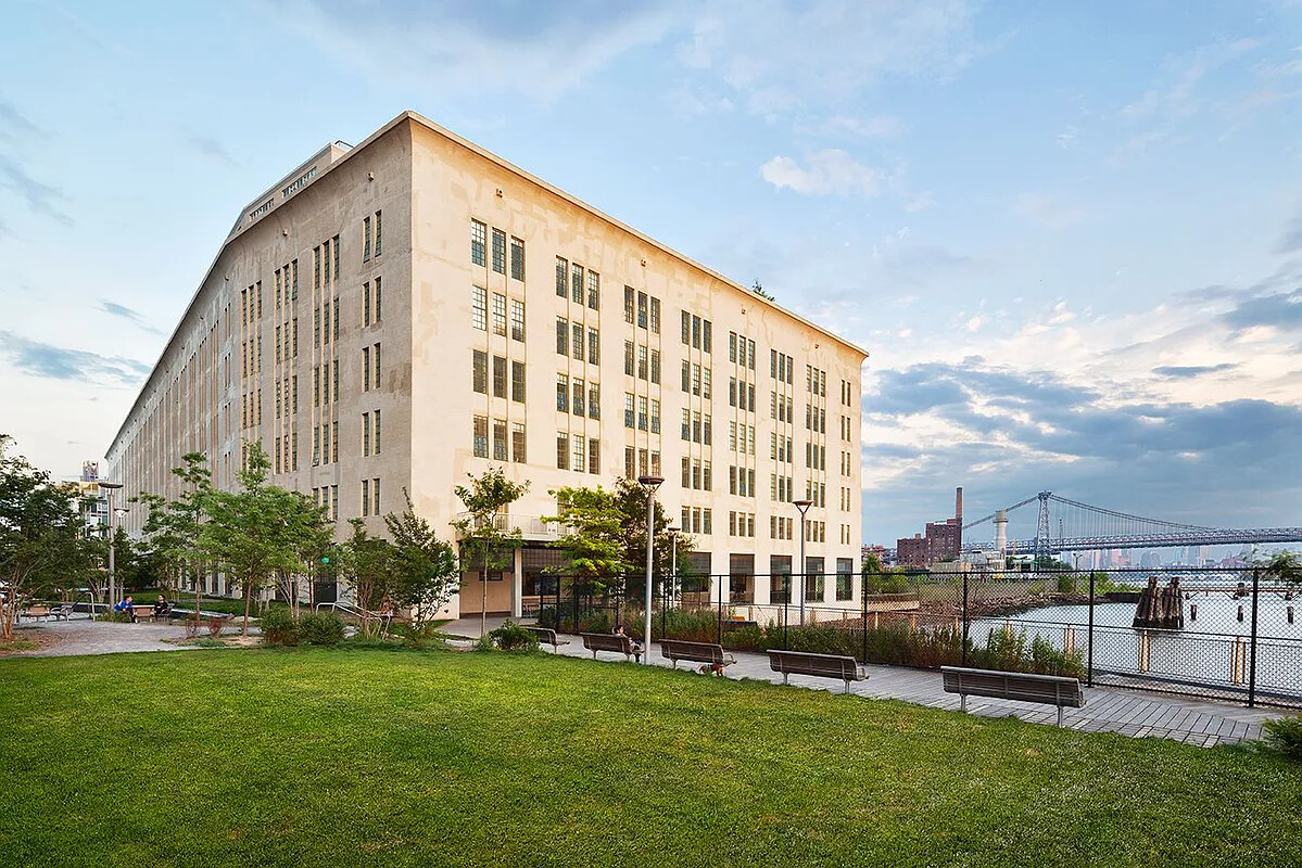 184 Kent Avenue B612 Williamsburg Brooklyn NY 11249