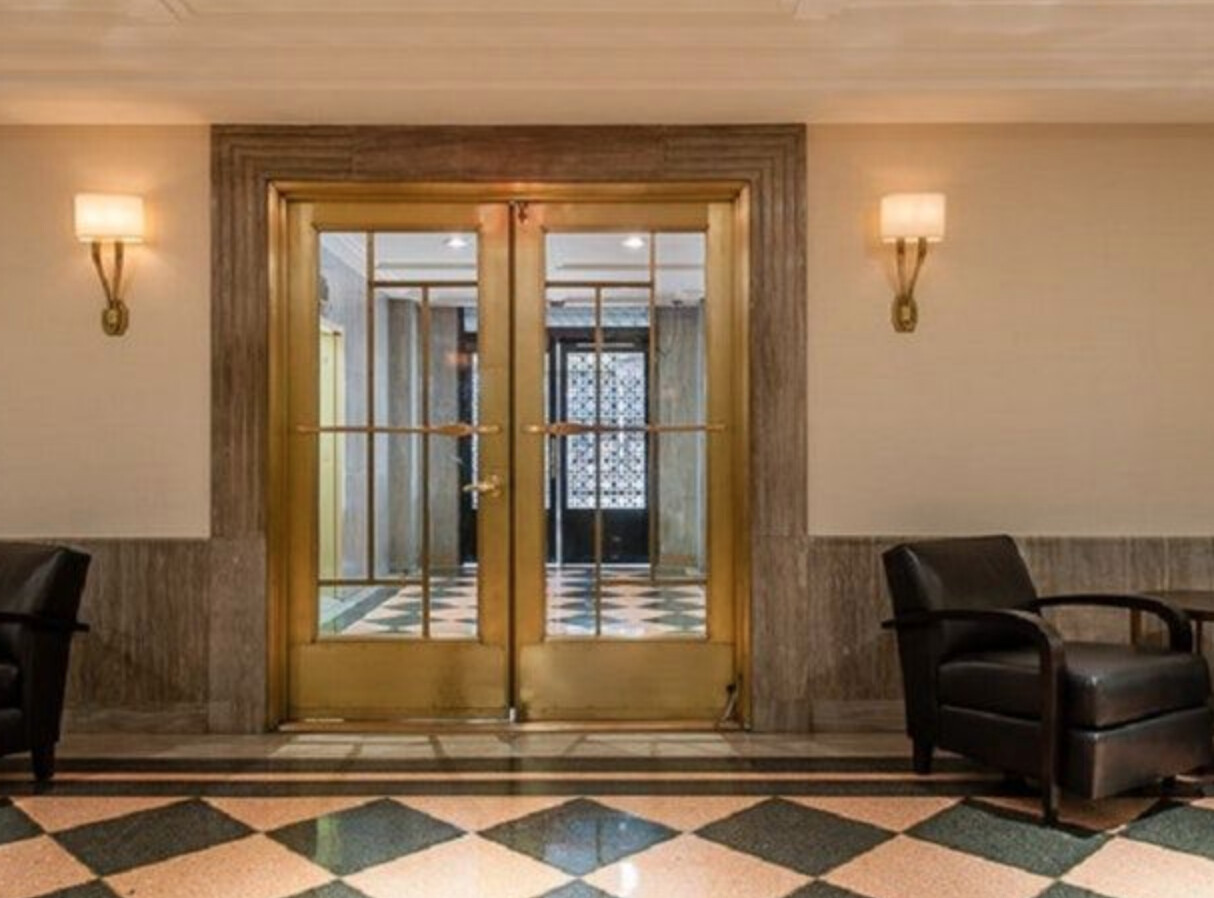 433 West 34th Street Clinton New York NY 10001