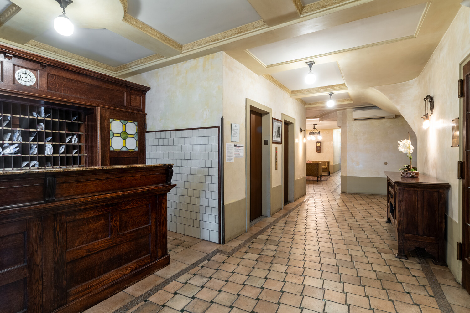 200 West 54th Street 2D Midtown West New York NY 10019