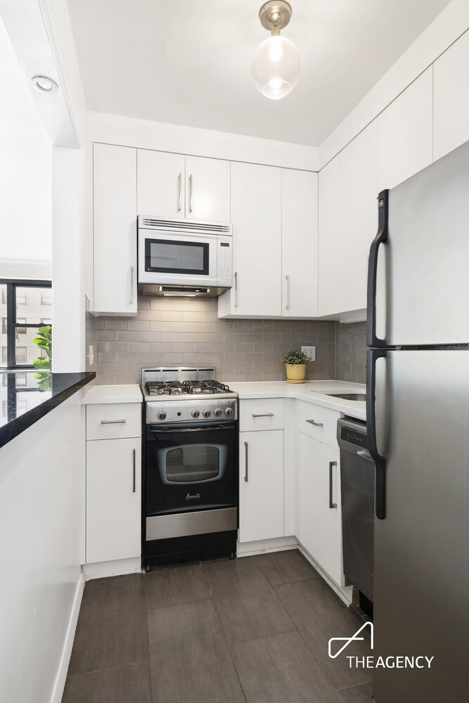 357 East 57th Street 15C Sutton Place New York NY 10022