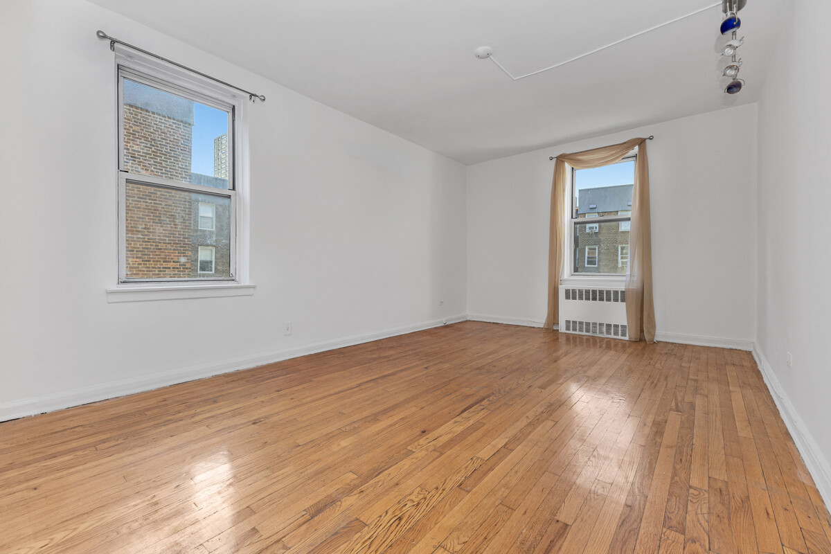 105-25 67th Road 4A Forest Hills Queens NY 11375
