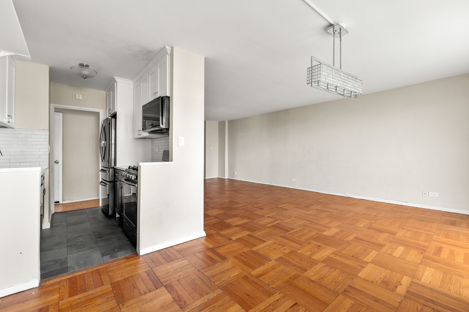 102-10 66th Road 8D Forest Hills Queens NY 11375