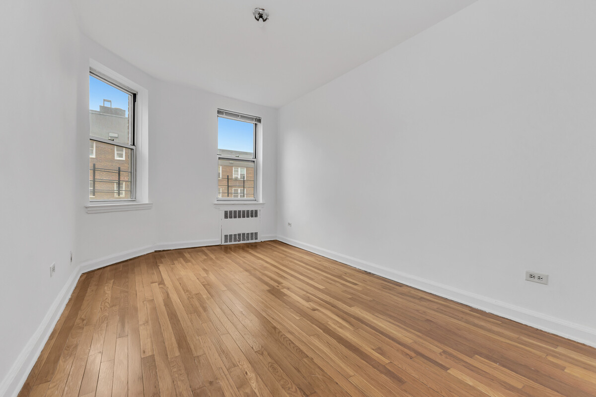 67-07 Yellowstone Blvd. 5F Forest Hills Queens NY 11375