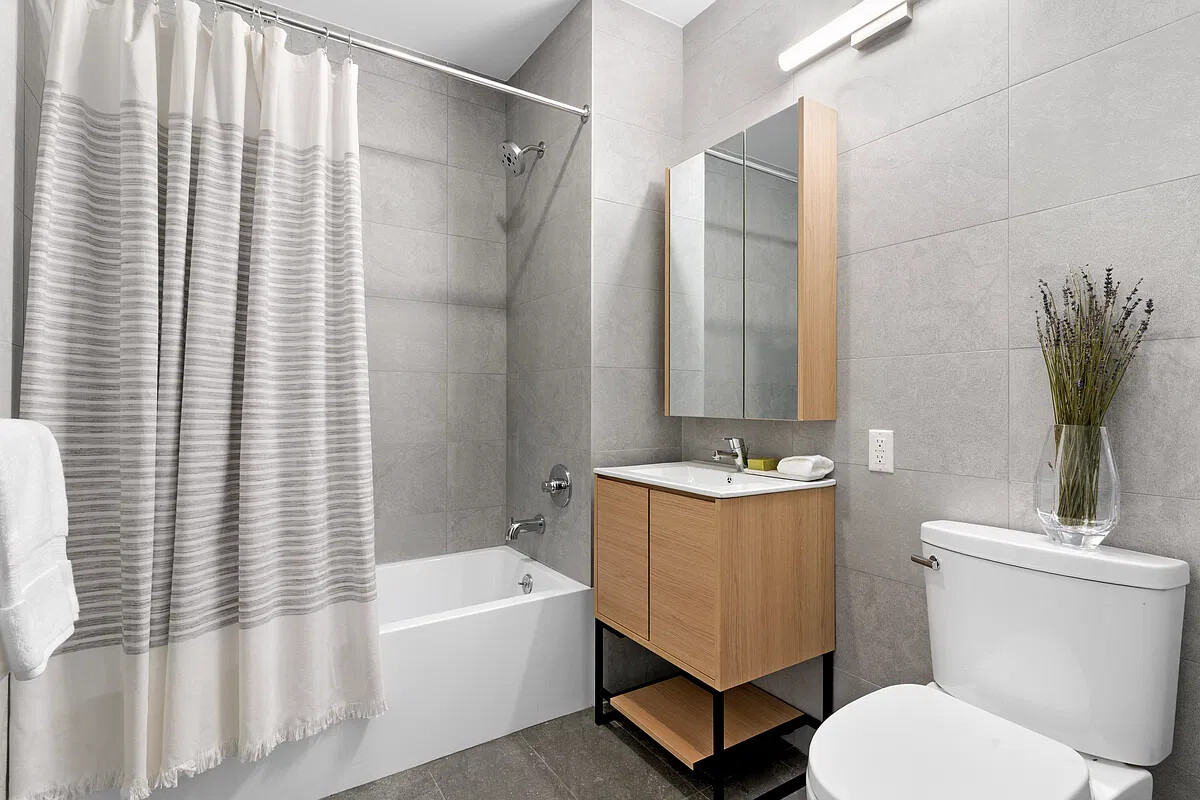 4-34 26th Avenue 614 Astoria Queens NY 11102