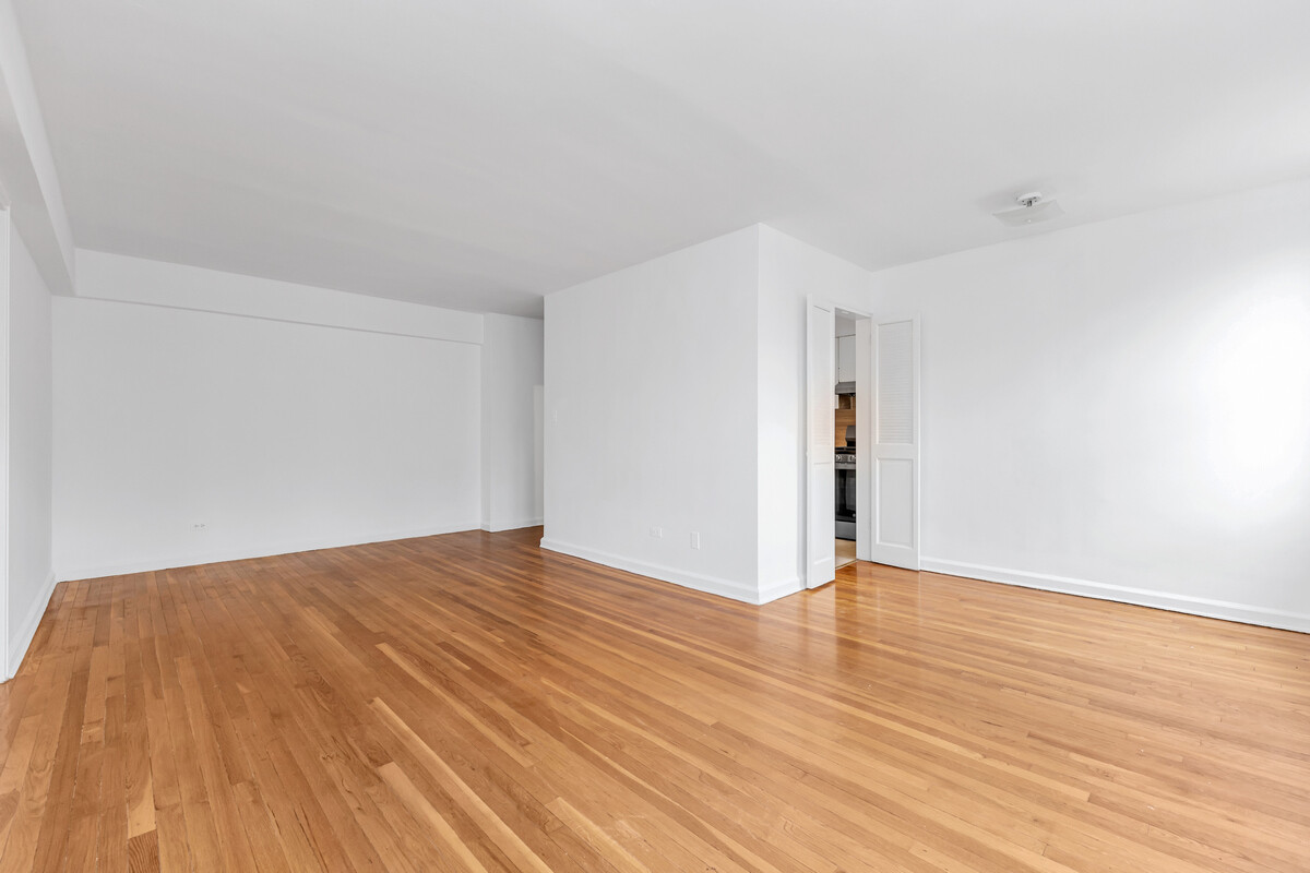 67-07 Yellowstone Blvd. 5F Forest Hills Queens NY 11375