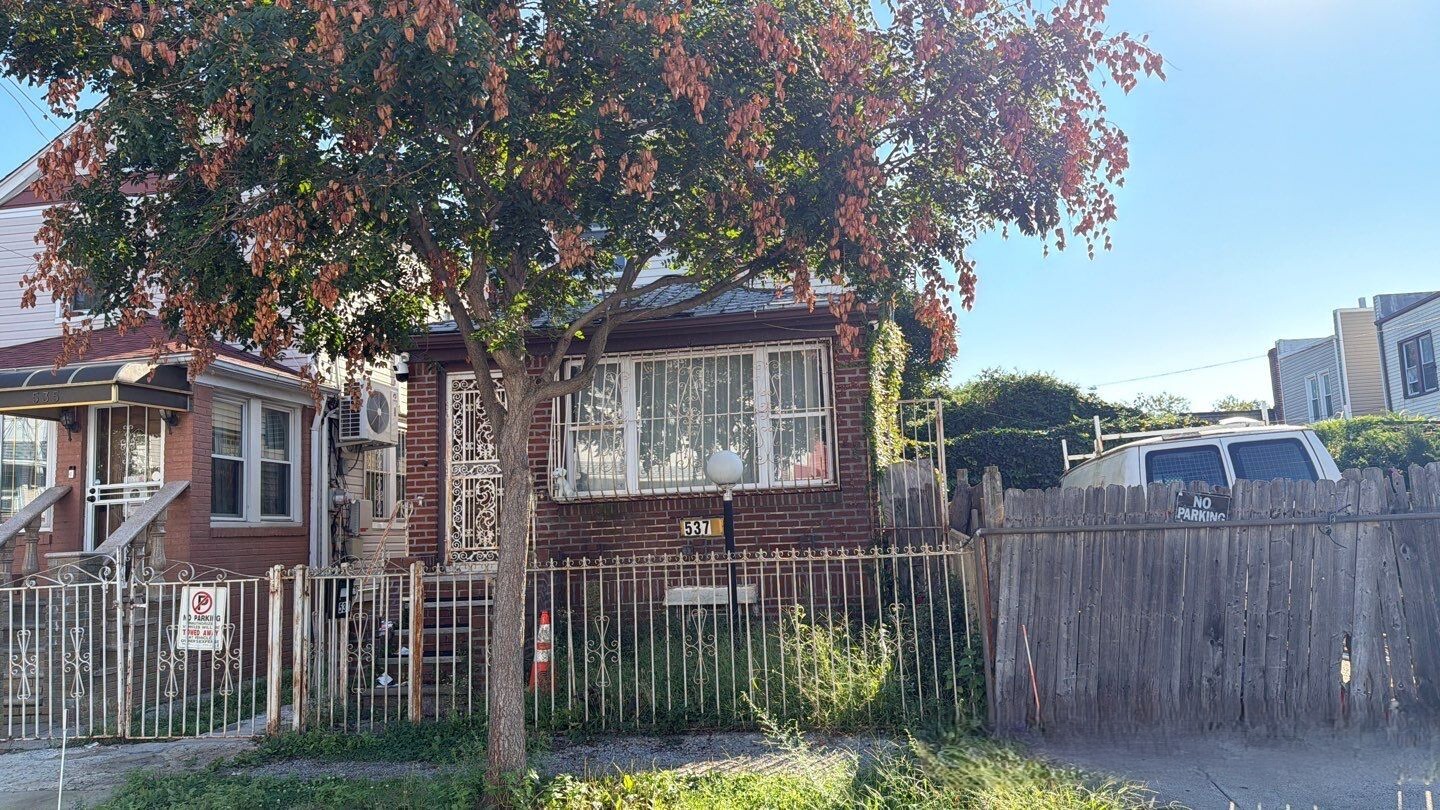 537 East 39th Street Farragut Brooklyn NY 11203