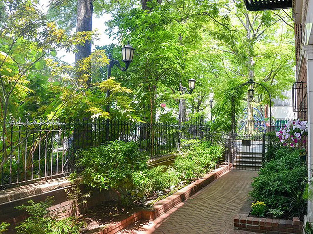 25 Minetta Lane 4D Greenwich Village New York NY 10012