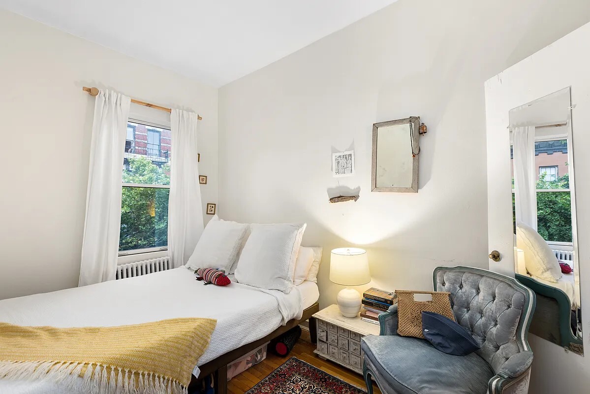 68 Perry Street 4F W. Greenwich Village New York NY 10014