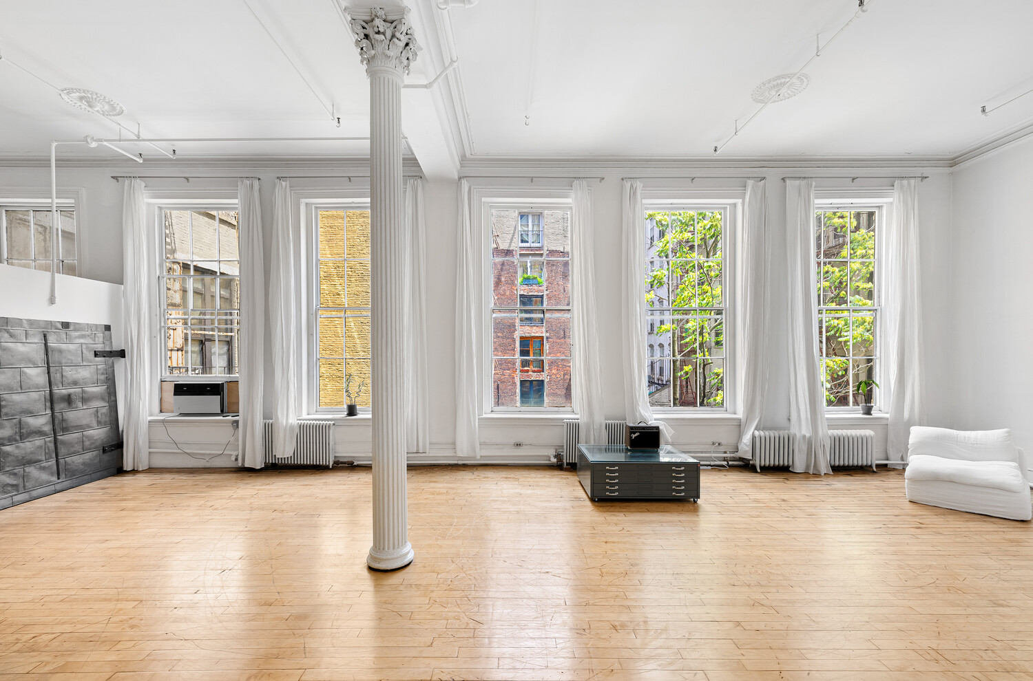 140 Grand Street 2ER Soho New York NY 10013