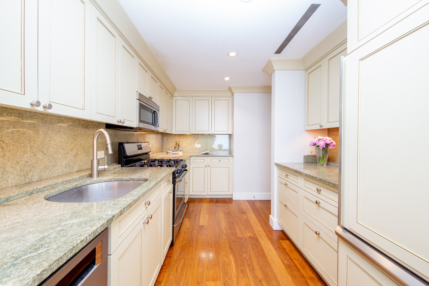 118 East 60th Street 29G Upper East Side New York NY 10022