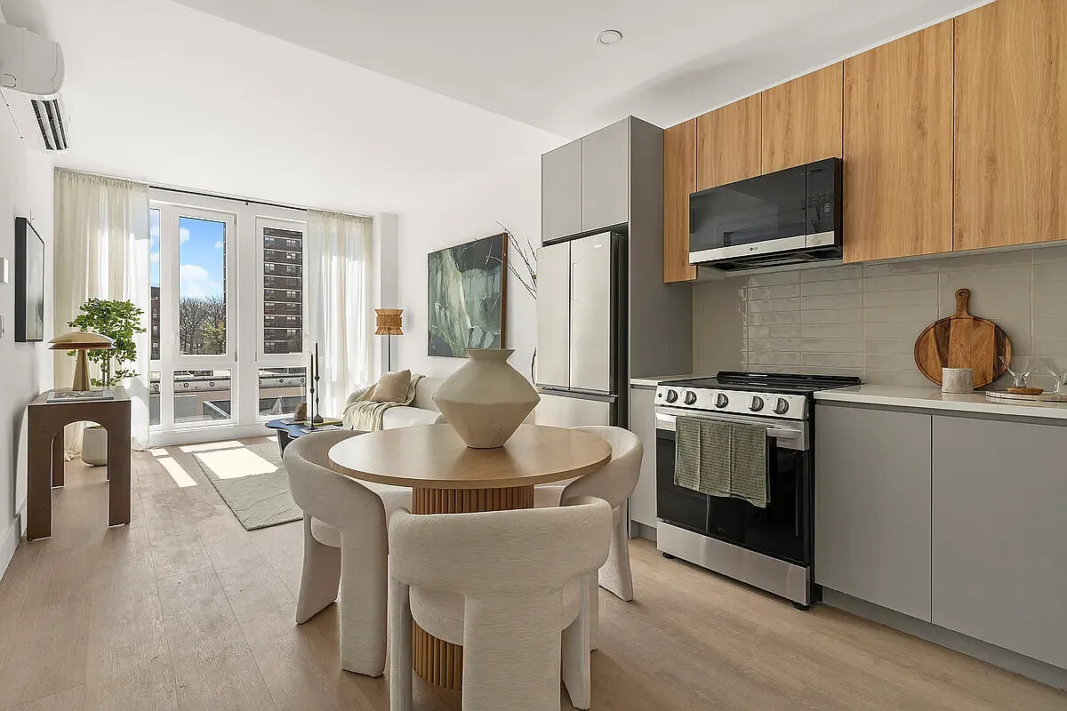 4-34 26th Avenue 319 Astoria Queens NY 11102