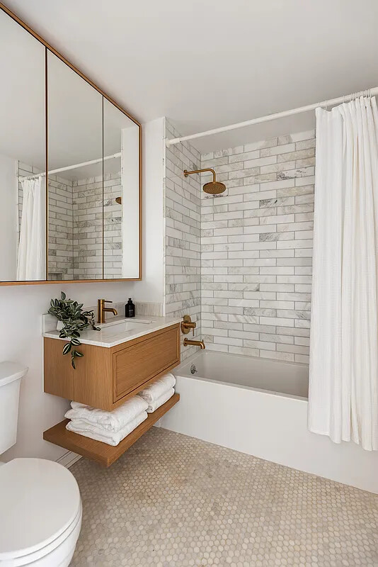 215 Calyer Street 4 Greenpoint Brooklyn NY 11222