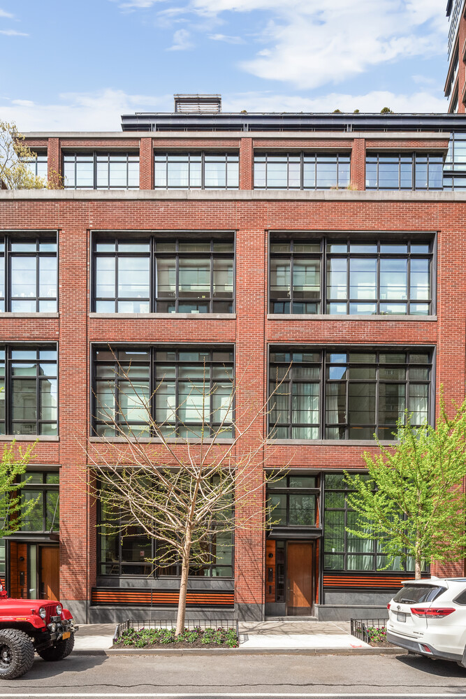 150 Charles Street M8 W. Greenwich Village New York NY 10014