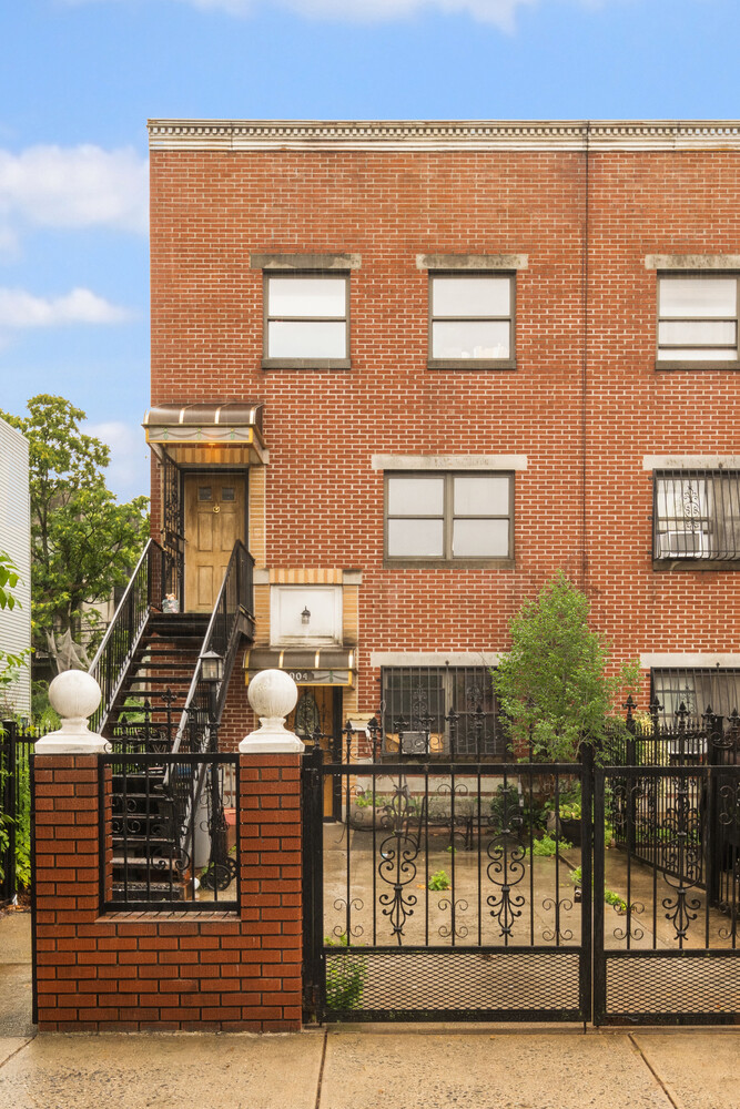 904 Gates Avenue Stuyvesant Heights Brooklyn NY 11221