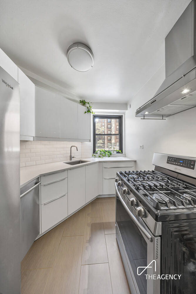 165 Clinton Avenue 2C Clinton Hill Brooklyn NY 11205