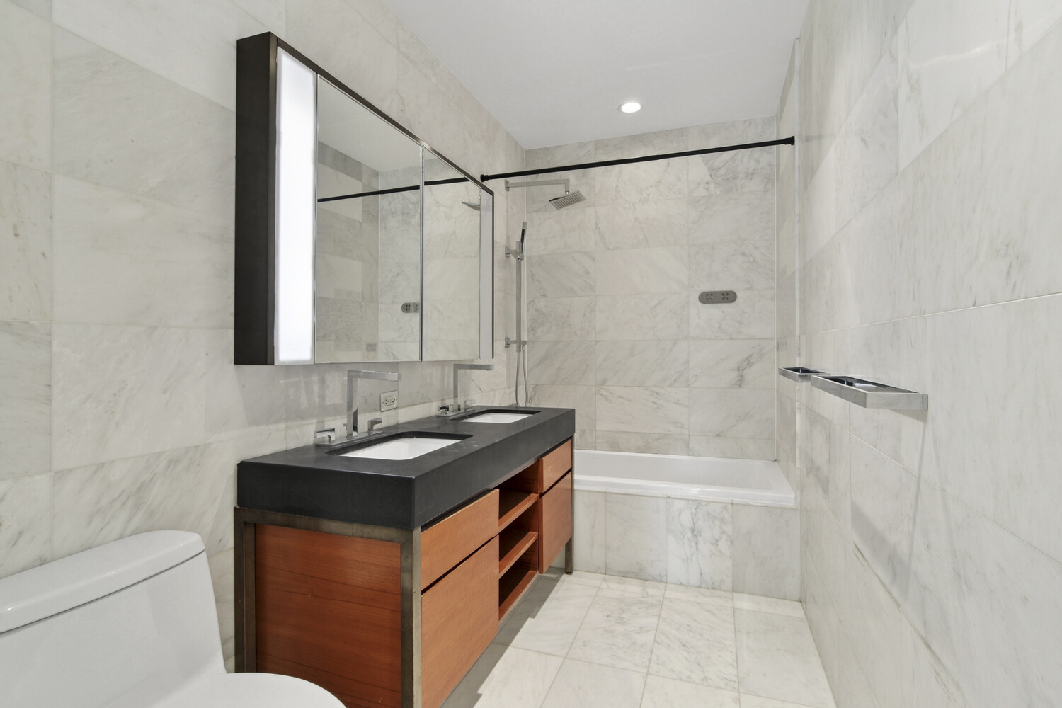 75 Wall Street 37K Financial District New York NY 10005