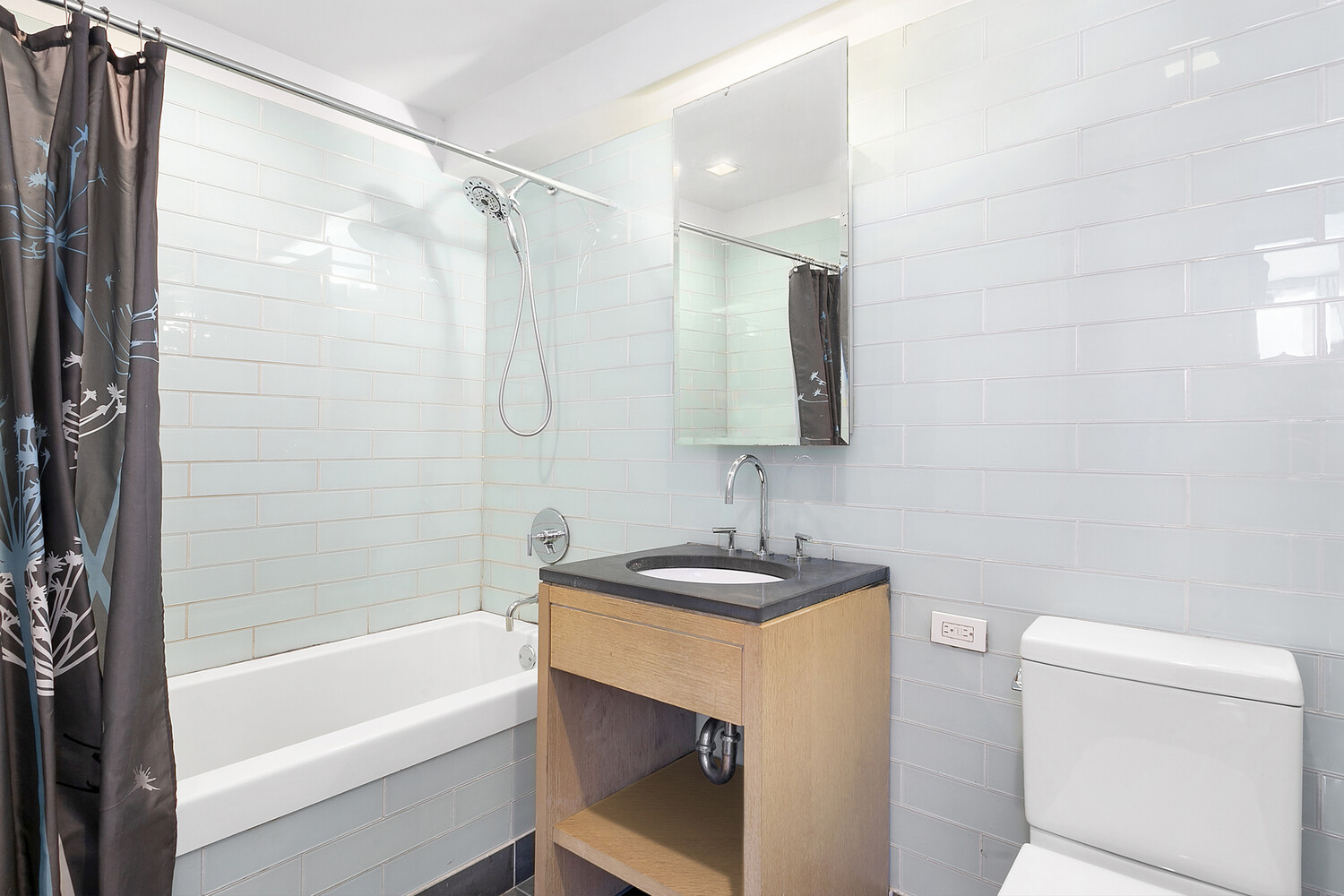 310 West 52nd Street 11D Clinton New York NY 10019
